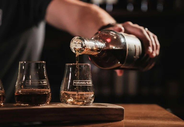 Ruou whisky là gì